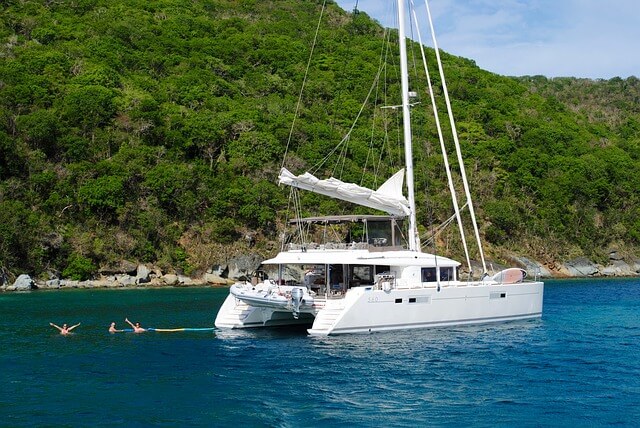 Navega en Catamarán por la Bahía de Pollensa al norte de Mallorca