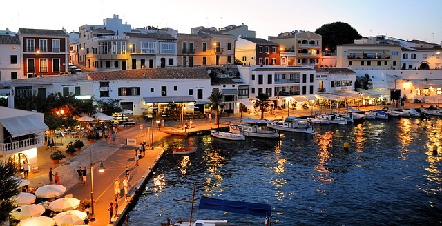 Por qué realizar EXCURSIONES EN BARCO POR MENORCA ⛵