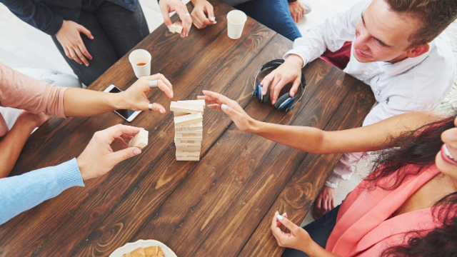 3 juegos de mesa para llevar en tu barco de alquiler