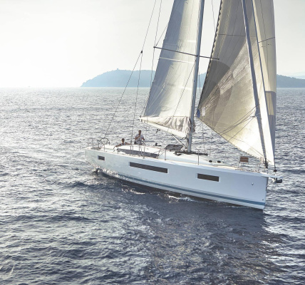 Velero Sun Odyssey 440 exterior 2