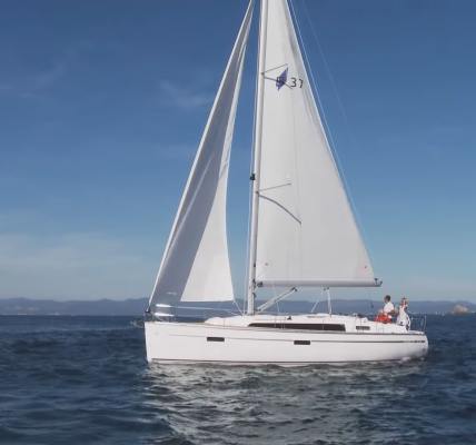 Velero cruiserline 37 exterior 2