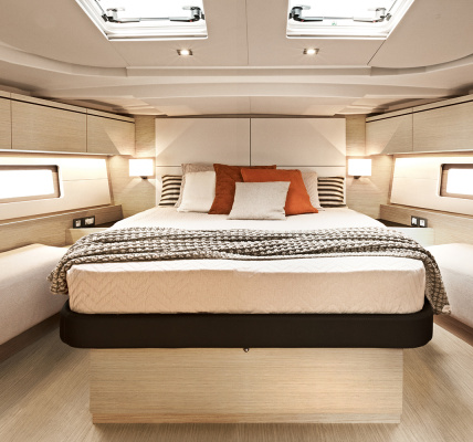 Velero Oceanis51 habitación