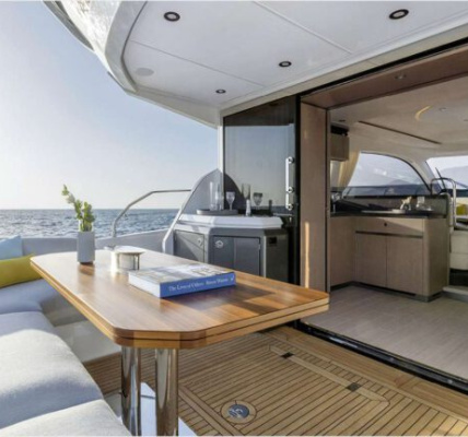 upperdeck-motor-yacht-azimut-53-mallorca